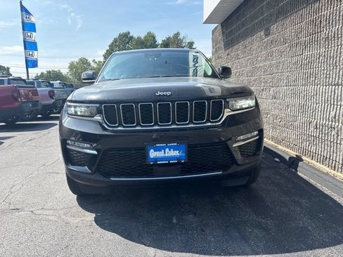Used 2023 Jeep Grand Cherokee 4WD 4xe image 3