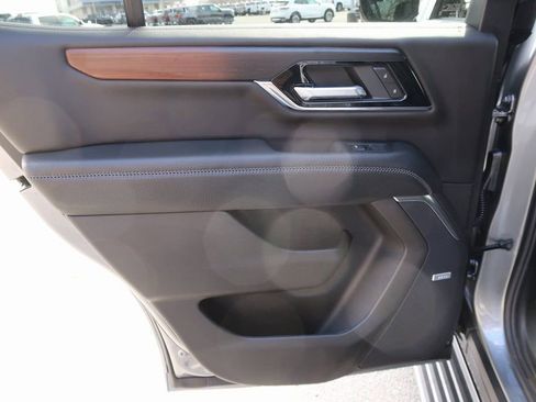 New 2026 GMC Yukon Denali w/ Sun & Power Step Package image 22