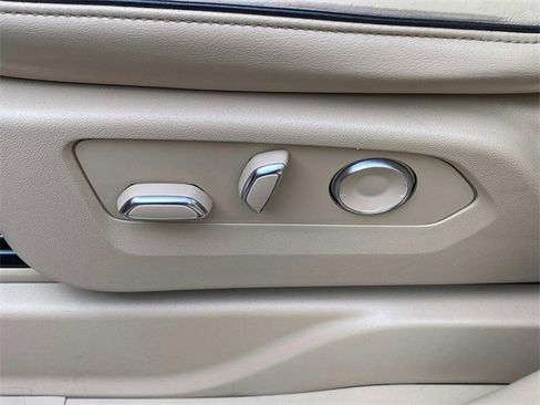 Used 2023 Cadillac Escalade Premium Luxury w/ Performance Package image 17