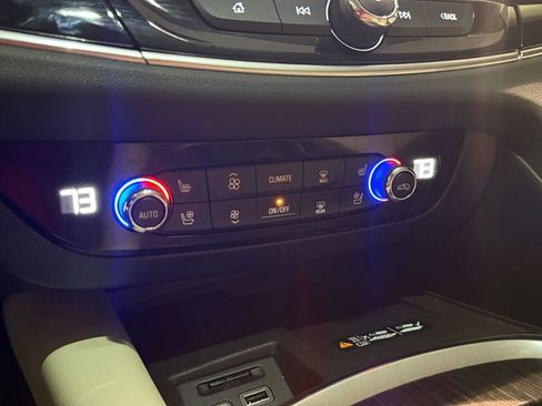 Used 2022 Buick Enclave Avenir w/ Avenir Technology Package image 35