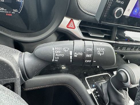 Used 2025 Toyota Sienna Platinum image 29