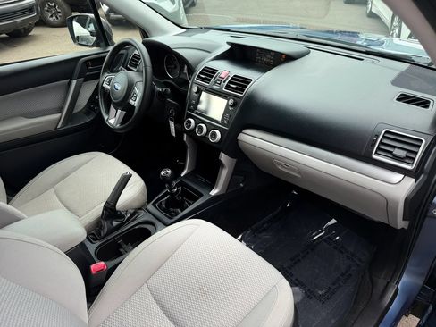 Used 2017 Subaru Forester 2.5i AWD/4WD image 20