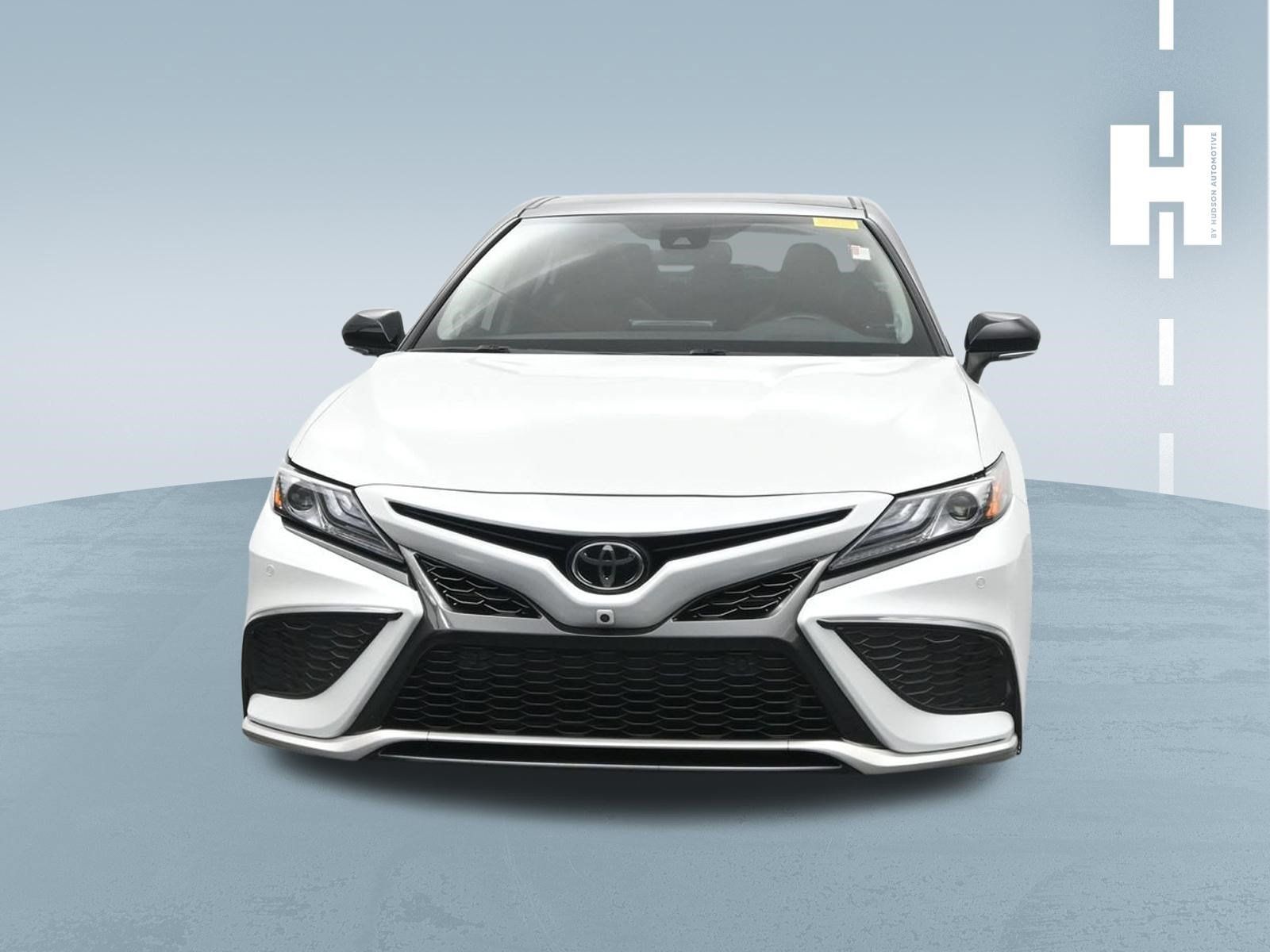 Used 2022 Toyota Camry XSE w/ Navigation Package FWD image 2