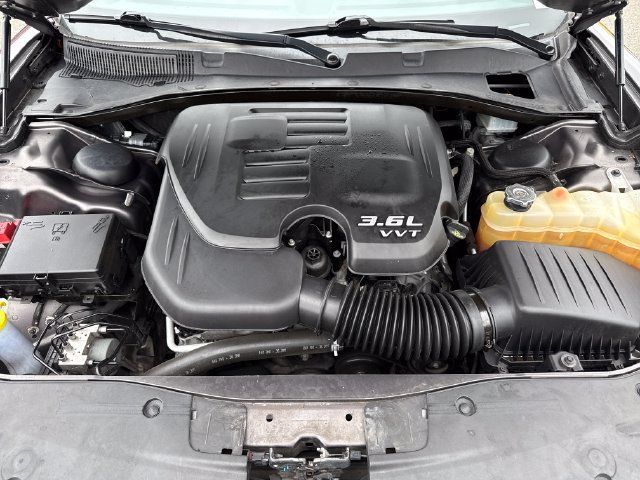 Used 2020 Dodge Charger SXT w/ Plus Group RWD image 27