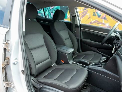 Used 2018 Hyundai Elantra SEL FWD image 14