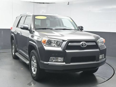 Used 2011 Toyota 4Runner SR5 AWD/4WD image 2