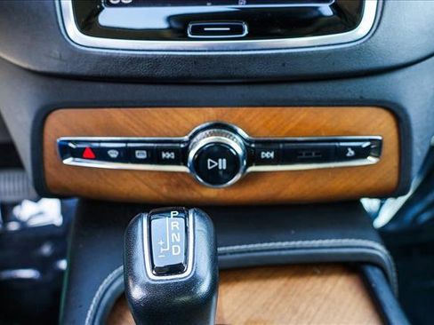 Used 2017 Volvo XC90 T6 Inscription w/ Vision Package image 21