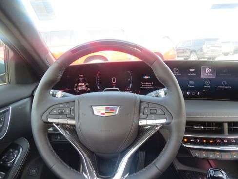 Used 2026 Cadillac CT5 V w/ Technology Package RWD image 18