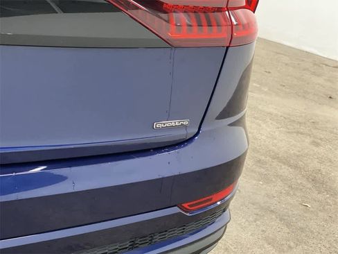 Used 2019 Audi Q8 Premium Plus w/ Premium Plus image 11