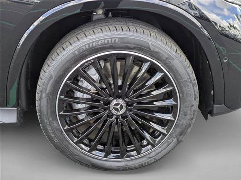 Used 2024 Mercedes-Benz GLC 300 image 23