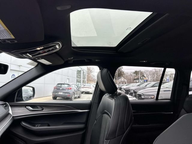 New 2026 Jeep Grand Cherokee Altitude AWD/4WD image 5