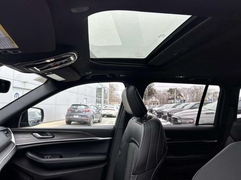 New 2026 Jeep Grand Cherokee Altitude AWD/4WD image 5