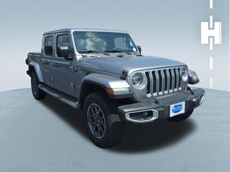 Used 2020 Jeep Gladiator Overland w/ LED Lighting Group AWD/4WD video 1