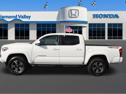 Used 2018 Toyota Tacoma TRD Sport image 8