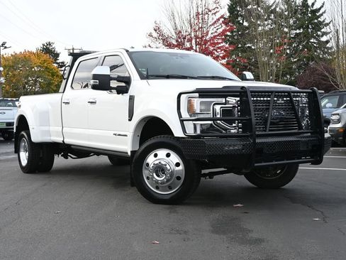 Used 2022 Ford F450 Platinum w/ FX4 Off-Road Package image 2