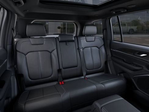 New 2026 Jeep Grand Cherokee Limited w/ Limited Altitude Package AWD/4WD image 15