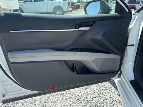 Used 2020 Toyota Camry SE w/ Carpet Mat Package FWD image 13