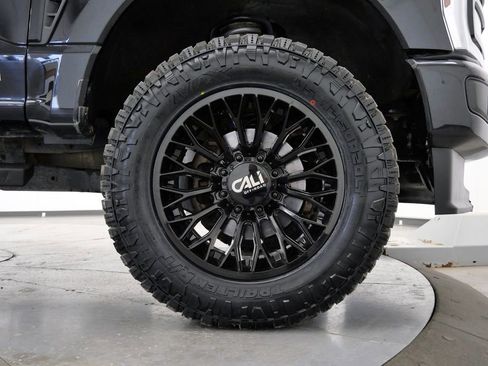 Used 2024 Ford F250 XLT w/ Black Appearance Package AWD/4WD image 35