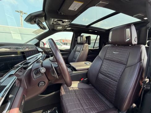 Used 2024 Cadillac Escalade V AWD/4WD image 37