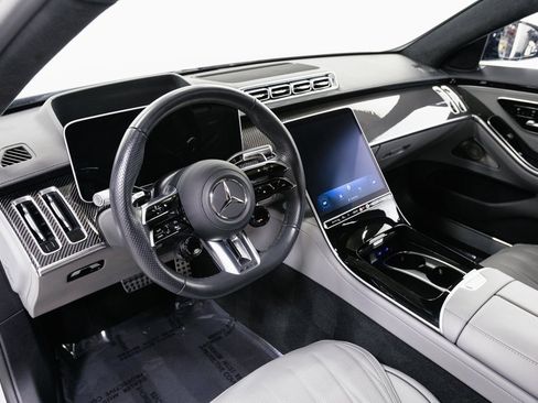 Used 2025 Mercedes-Benz S 63 AMG S image 9