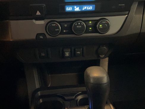Used 2022 Toyota Tacoma SR5 RWD image 14