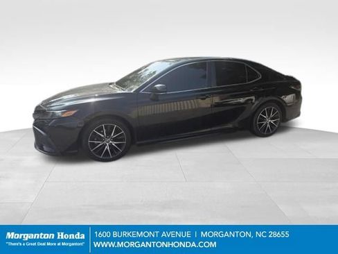 Used 2022 Toyota Camry SE w/ Convenience Package FWD image 11