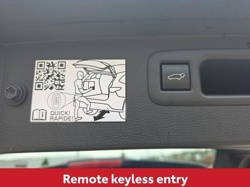 Used 2024 Toyota Highlander XLE image 18