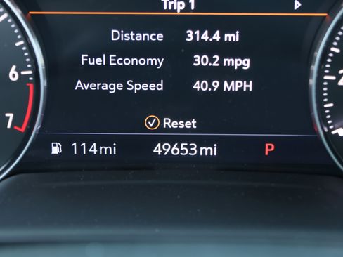 Used 2022 Buick Envision Avenir w/ Technology Package II FWD image 16
