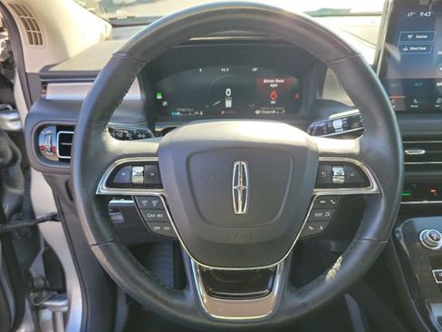 Used 2023 Lincoln Nautilus Standard w/ Premium Package image 15