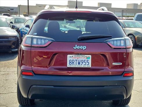 Certified 2020 Jeep Cherokee Latitude w/ Cold Weather Group FWD image 3