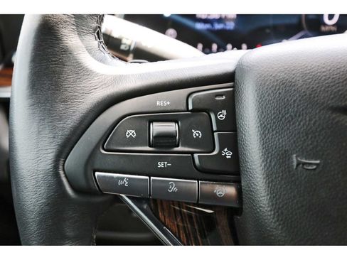 Used 2023 Cadillac Escalade ESV Premium Luxury AWD/4WD image 17