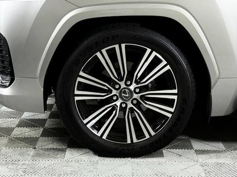 Used 2025 Lexus LX 600 4WD w/ Accessory Package (2T) image 15
