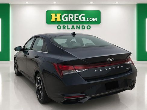Used 2021 Hyundai Elantra Limited FWD image 2