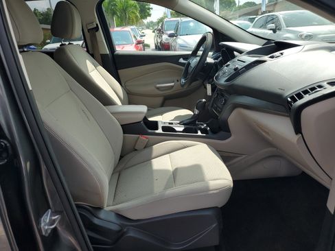 Used 2017 Ford Escape SE image 36