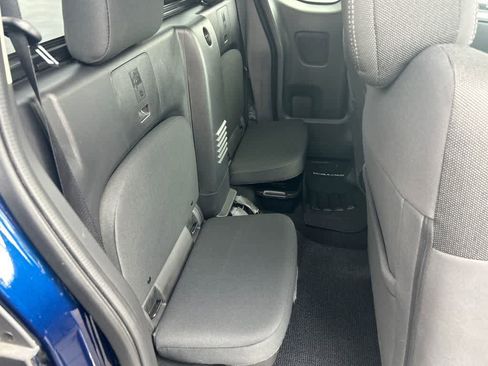 Used 2022 Nissan Frontier SV w/ Technology Package image 13