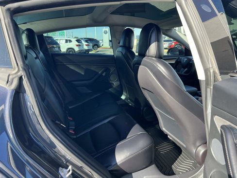 Used 2021 Tesla Model 3 Standard Range Plus image 31