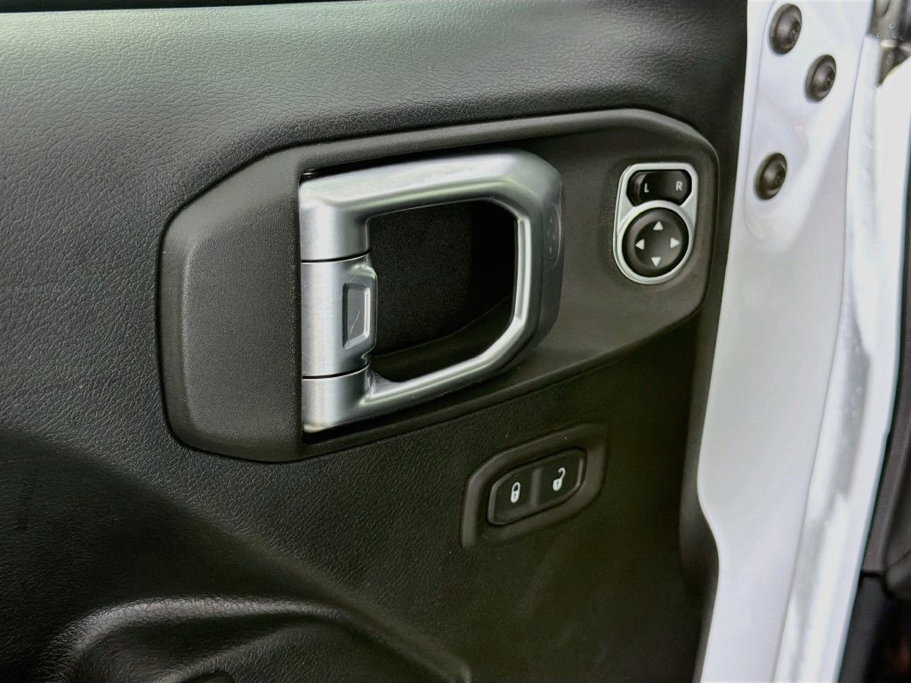 Used 2018 Jeep Wrangler Sport AWD/4WD image 21