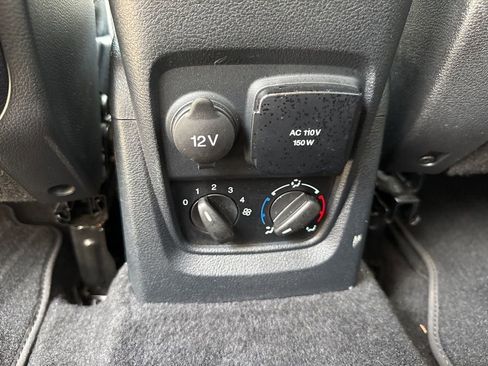 Used 2022 Ford Transit Connect Titanium FWD image 11
