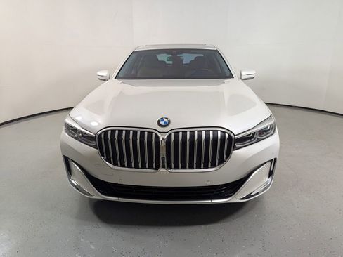 Used 2022 BMW 750i xDrive w/ Executive Package AWD/4WD image 2