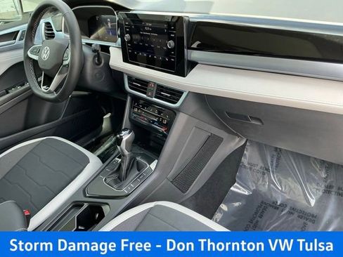 New 2026 Volkswagen Taos SE FWD image 18