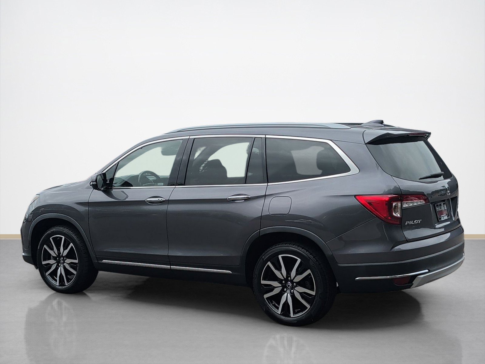 Used 2019 Honda Pilot Elite image 3