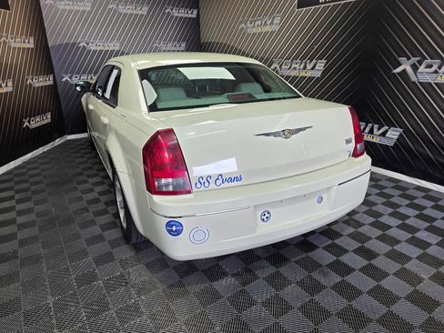 Used 2006 Chrysler 300 Touring w/ Comfort/Convenience Group image 11