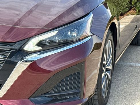 Used 2023 Nissan Altima 2.5 SV w/ SV Premium Package image 5