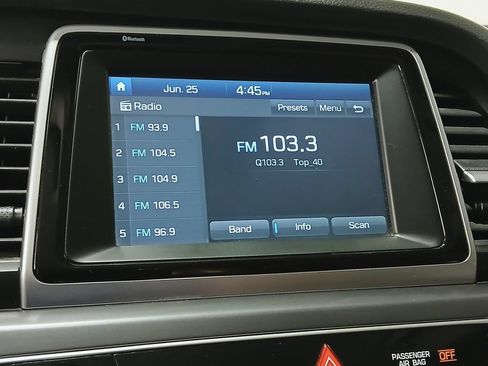 Used 2018 Hyundai Sonata SE FWD image 21