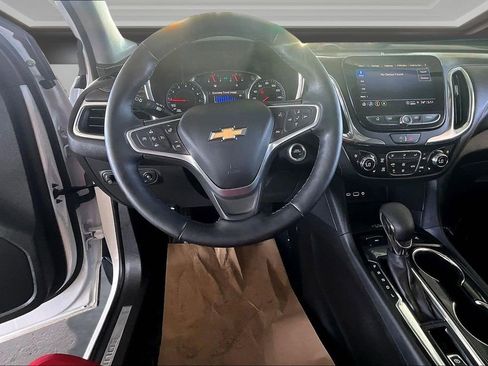 Used 2023 Chevrolet Equinox Premier AWD/4WD image 8
