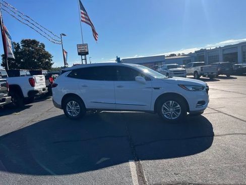 Used 2021 Buick Enclave Essence w/ Sound and Sites Package FWD image 2