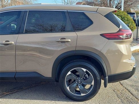 Certified 2025 Nissan Rogue SV w/ SV Premium Package image 6