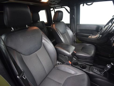 Used 2016 Jeep Wrangler Unlimited Sahara AWD/4WD image 16