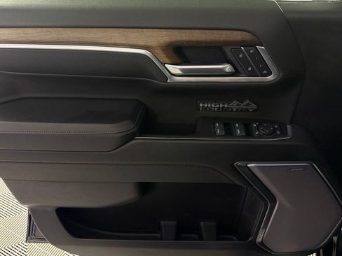 Used 2024 Chevrolet Silverado 1500 High Country AWD/4WD image 24