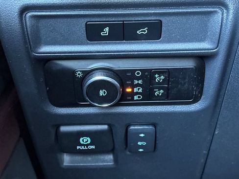 Used 2023 Ford Expedition Limited AWD/4WD image 43